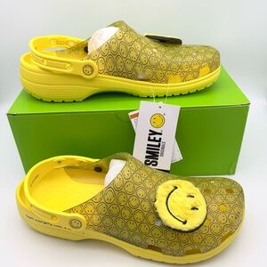 Crocs Classic Translucent Smiley Clog Fuzzy Yellow Patch Men's Size 11 US